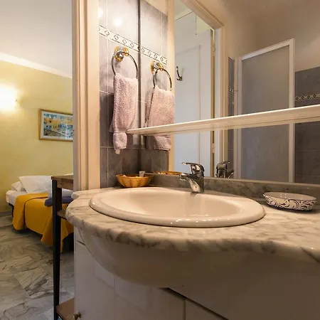 Studio With Balcony Near Croisette *